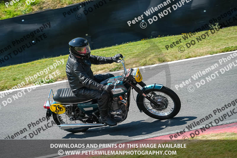 cadwell park;cadwell park photographs;cadwell trackday photographs;enduro digital images;event digital images;eventdigitalimages;peter wileman photography;racing digital images;trackday digital images;trackday photos